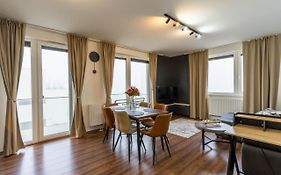 Lakeview Apartment 305 Beachfront